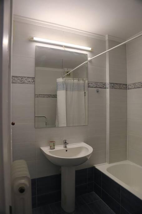 Charming Apartment Near Center Atina Dış mekan fotoğraf